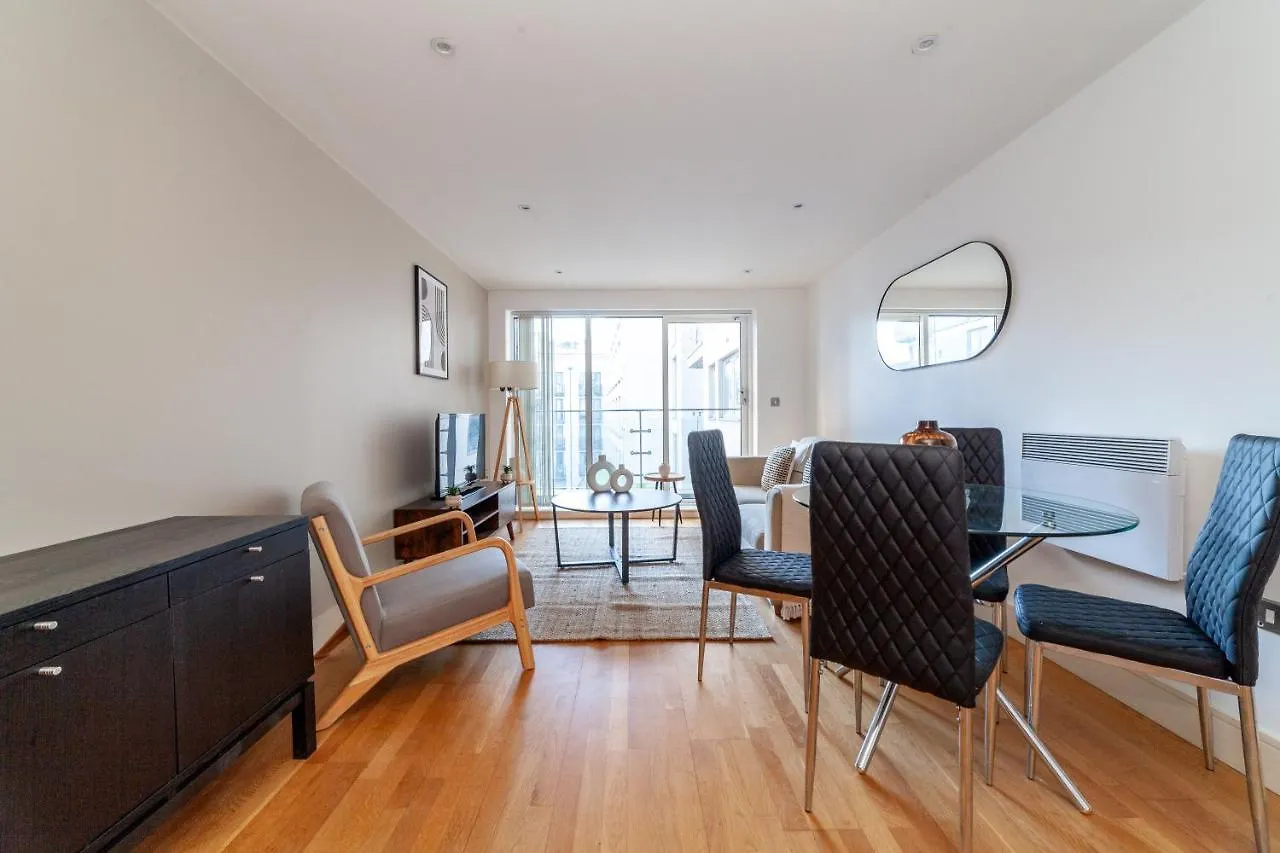 The London Bridge Collection Apartment 0*,