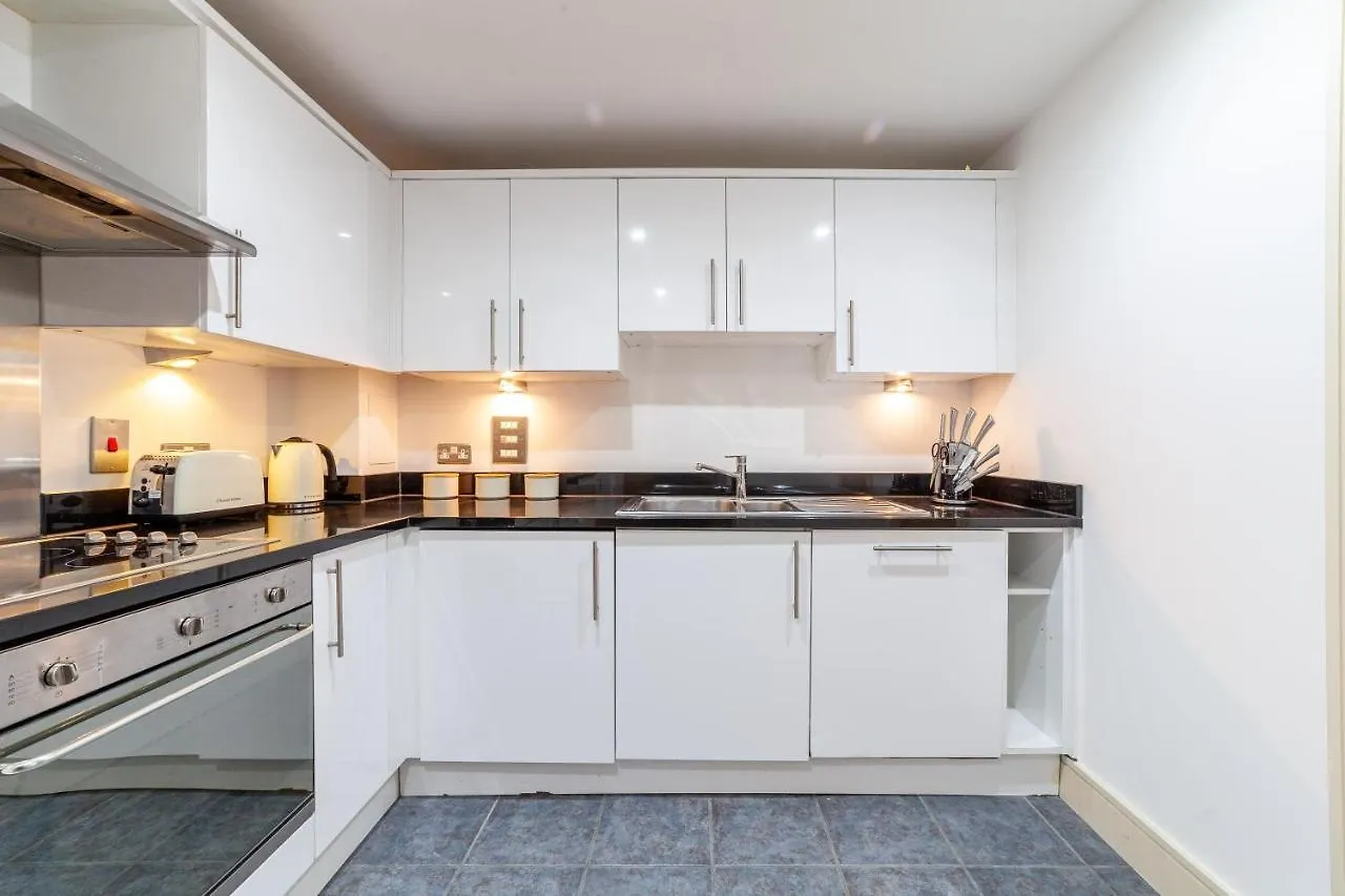 The London Bridge Collection Apartment 0*,